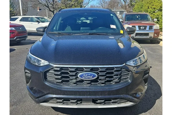 $21956 : Ford Escape 2023 AWD ST-Line image 2