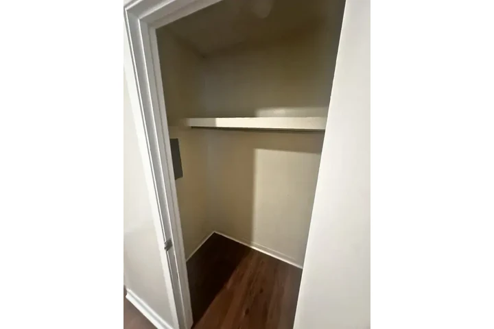 $1100 : Cozy 2-Bedroom and 1-Bathroom image 7