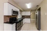 $2200 : 2 Bed 2 bath House in Miami thumbnail