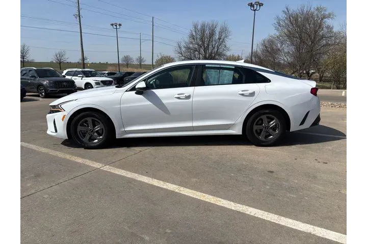 $21998 : Kia K5 2023 LXS 4dr Sedan image 2