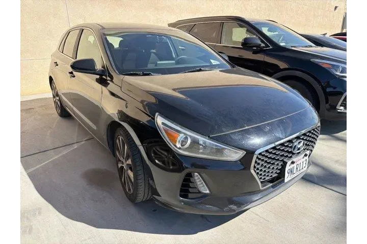 $9976 : Hyundai ELANTRA GT 2018 4dr image 3