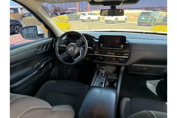 $27984 : Nissan Pathfinder 2023 SV 4d image 6