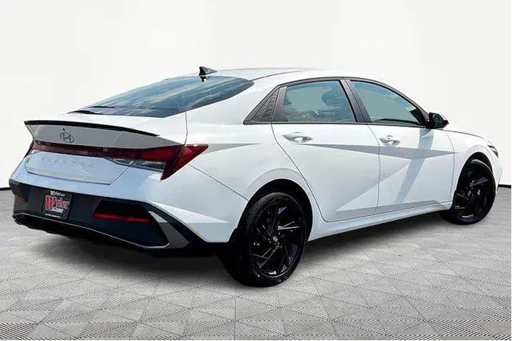 $23724 : Hyundai ELANTRA 2026 SEL Spo image 5