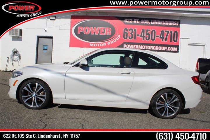 $25900 : Used  BMW 2 Series 2dr Cpe 228 image 4