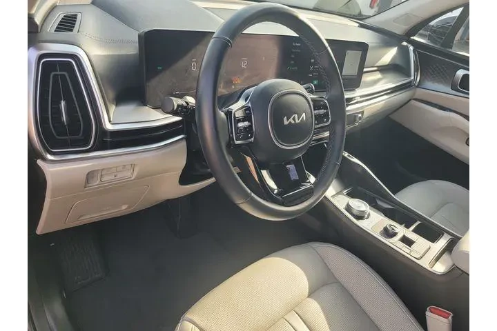 $39199 : Kia Sorento Plug-In Hybrid 2 image 9