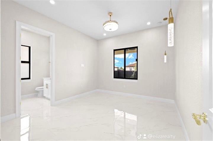 $599900 : Cape Coral Fl for Sale New Hom image 4