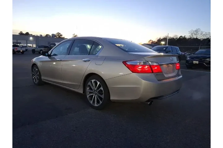 $15901 : Honda Accord 2015 Sport 4dr image 7