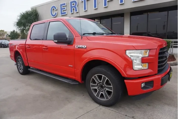 $17888 : Ford F-150 2015 4x2 XLT 4dr image 1