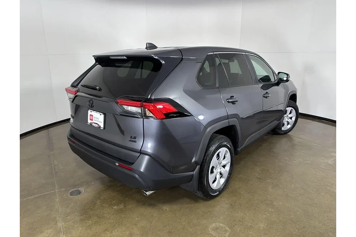 $33990 : Gold Certified 2024 RAV4 LE image 9