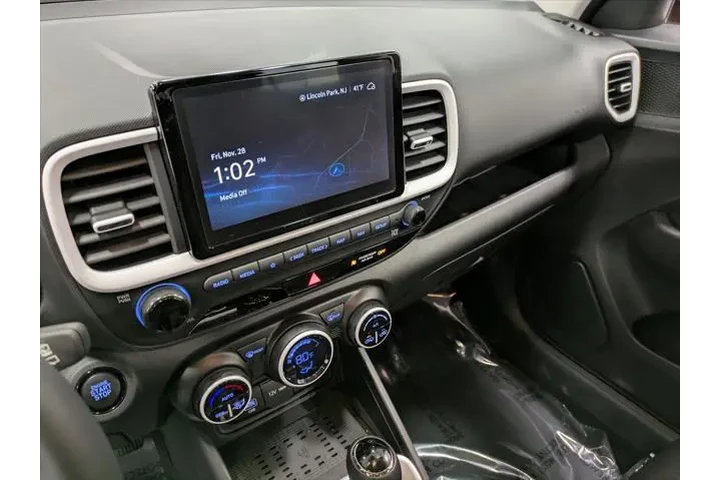 $19900 : Hyundai VENUE 2023 Limited 4 image 10