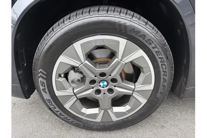 $29888 : BMW X1 2024 AWD xDrive28i 4d image 9