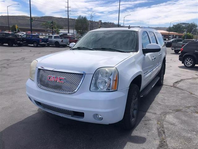 $10995 : 2008 GMC YUKON XL 15002008 GM image 7