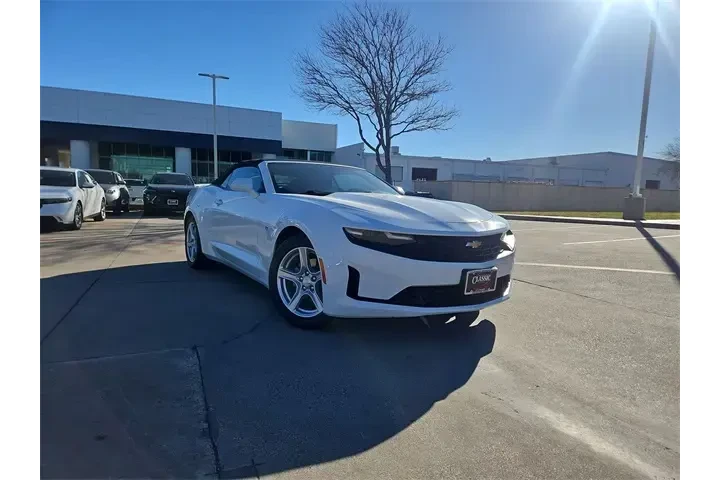 $23987 : Chevrolet Camaro 2023 LT 2dr image 1