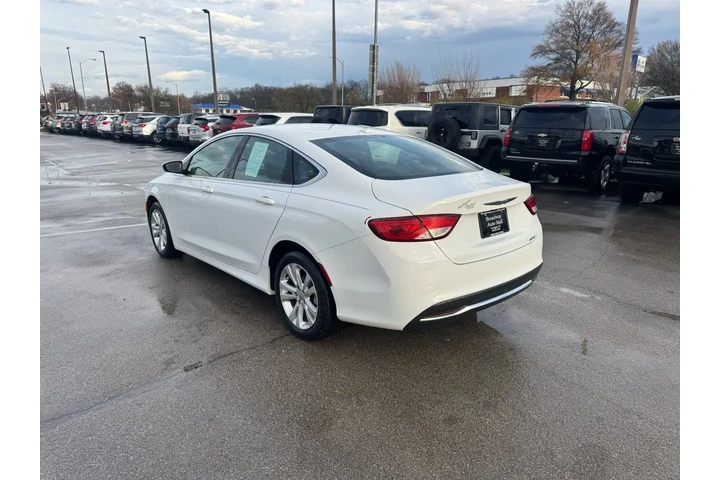 $10980 : 2015 200 4dr Sdn Limited FWD image 4