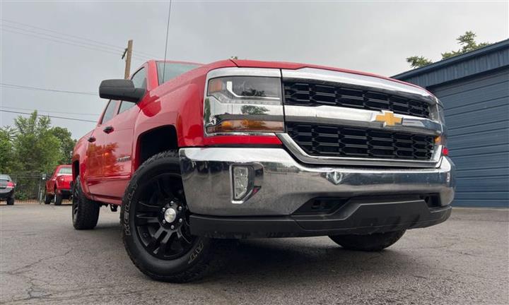 $26288 : 2017 Silverado 1500 LT, LOW M image 1