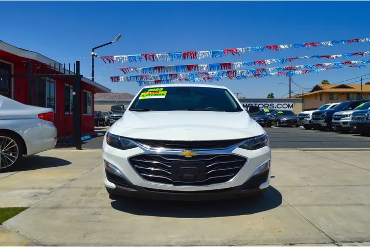 $17495 : Used 2023 Malibu 4dr Sdn LS w image 8