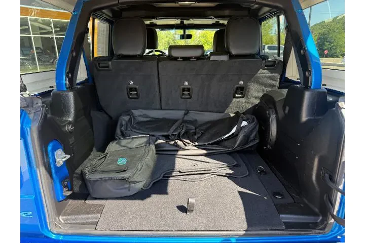 $30990 : Jeep Wrangler Unlimited 2021 image 9