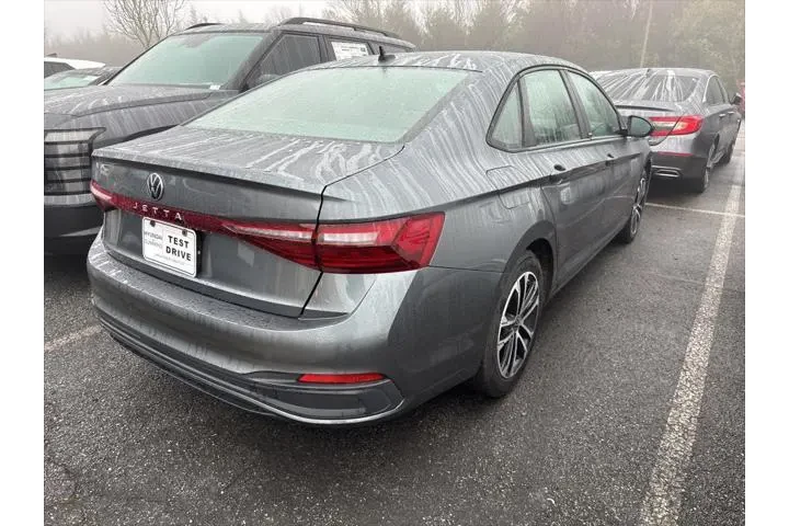 $17995 : Volkswagen Jetta 2025 Sport image 5