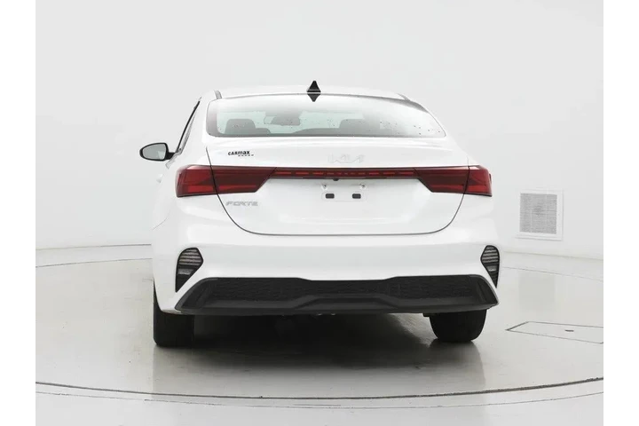 $17998 : Kia Forte 2024 LXS 4dr Sedan image 6