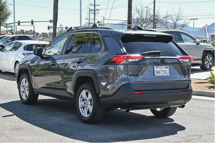 $23845 : Toyota RAV4 2021 XLE 4dr SUV image 7