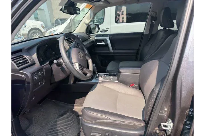 $39990 : Toyota 4Runner 2023 4x2 SR5 image 9