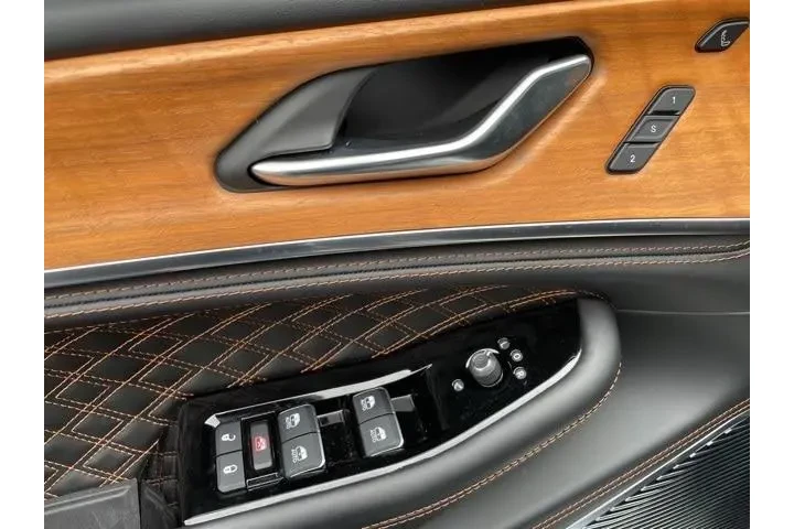 $39992 : Jeep Grand Cherokee 2024 4x4 image 7