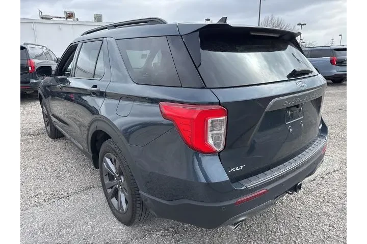 $33175 : Ford Explorer 2023 AWD XLT 4 image 7