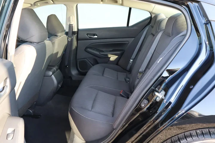 $18388 : 2022 Altima 2.5 SV image 8