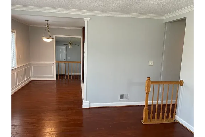 $2500 : SINGLE FAMILY HOUSE FOR RENT image 6