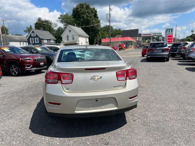 $8990 : 2015 Malibu image 2