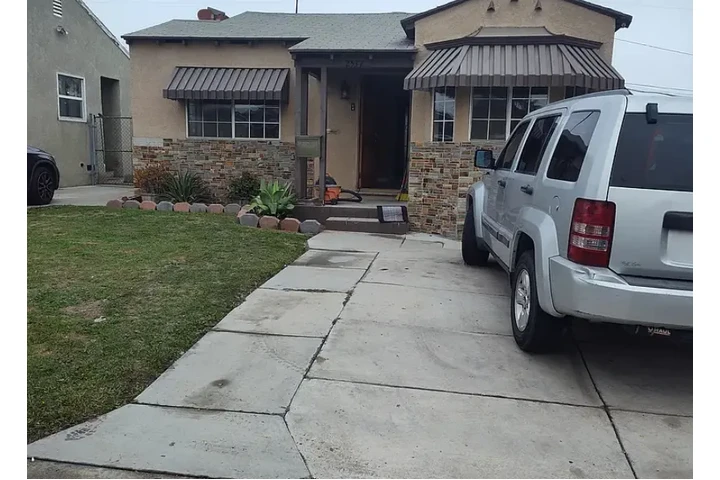 $1790 : BEAUTIFUL BACK HOUSE FOR LEASE image 3