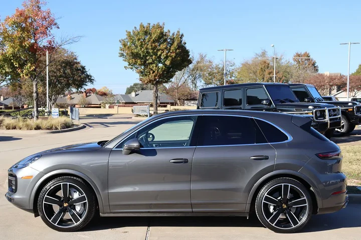 $69998 : 2020 Cayenne Turbo image 7