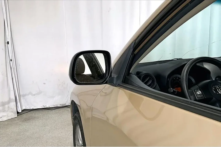 $7991 : Toyota RAV4 2012 Base 4dr SU image 10