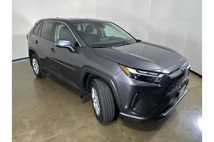 $33990 : Gold Certified 2024 RAV4 LE image 7