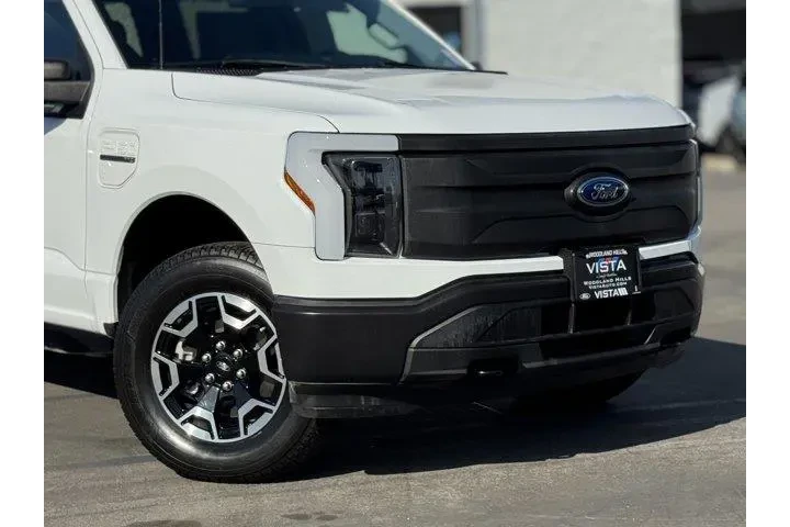 $39995 : Ford F-150 Lightning 2022 AW image 3
