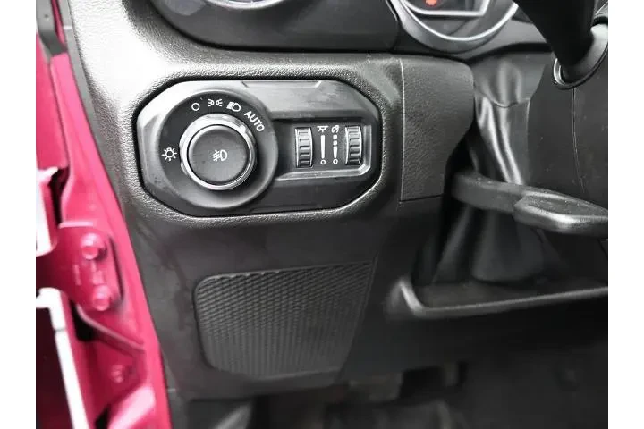 $30991 : Jeep Wrangler Unlimited 2022 image 9