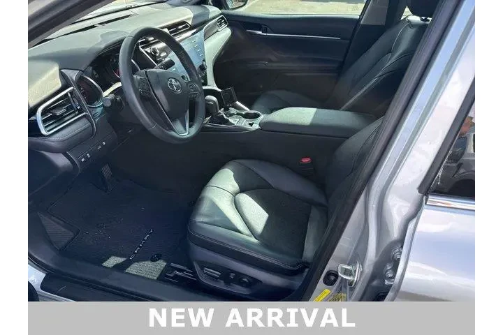 $21891 : Toyota Camry 2018 XLE V6 4dr image 3