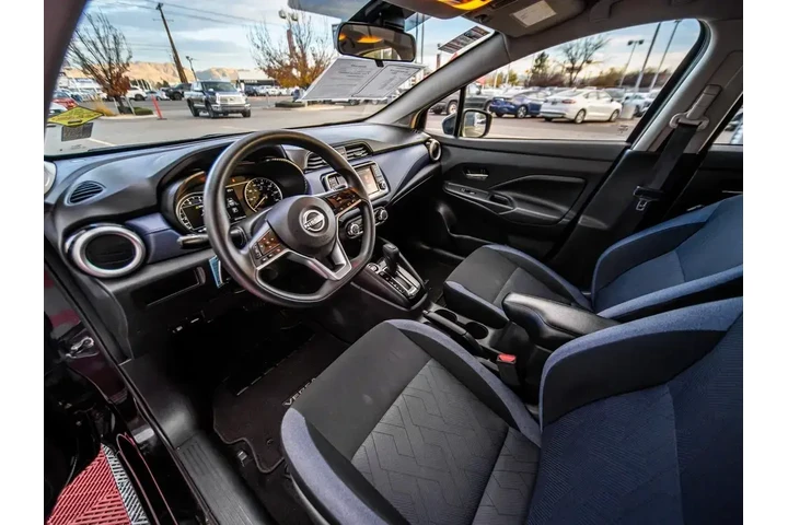 $15488 : Nissan Versa 2023 SV 4dr Sed image 9