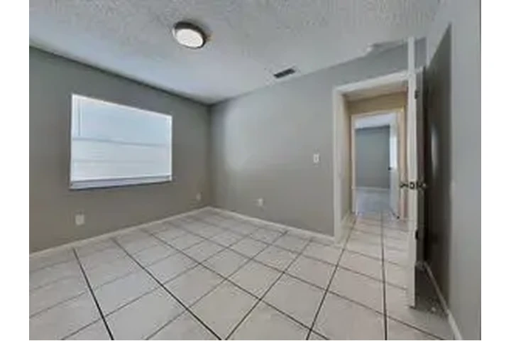 $2010 : luxury house for rent image 8