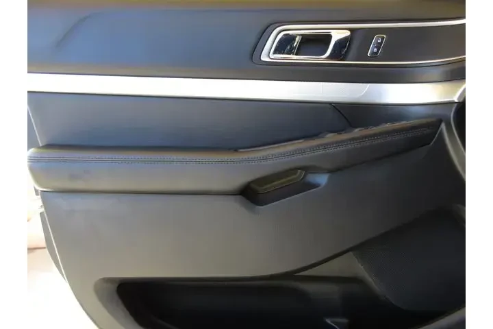 $16969 : Ford Explorer 2017 XLT 4dr S image 9