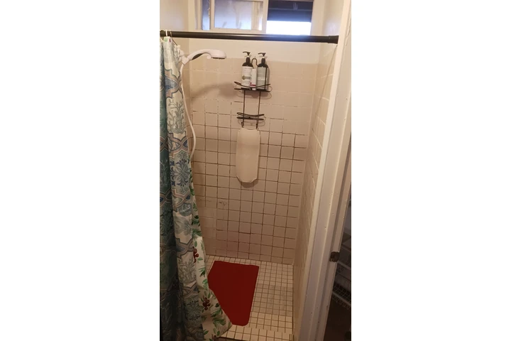 $1000 : Cuarto de renta image 6