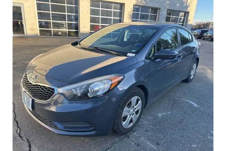 $9249 : Kia Forte 2016 LX 4dr Sedan image 2
