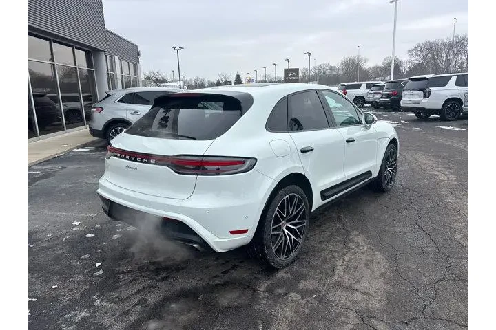 $39985 : Porsche Macan 2023 AWD T 4dr image 7