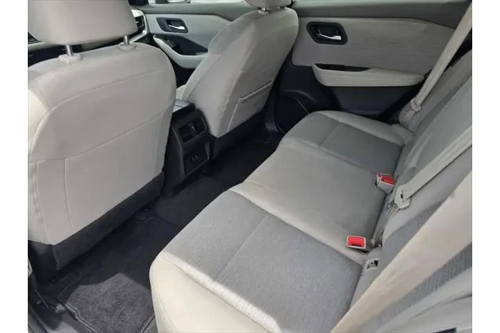 $22999 : Nissan Rogue 2023 SV 4dr Cro image 5