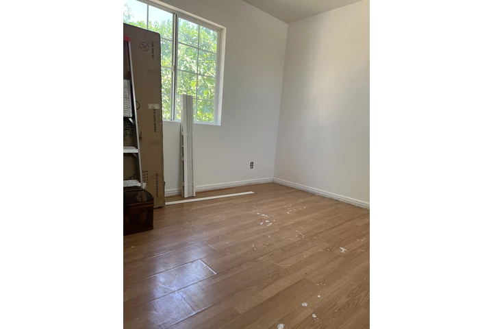 $1250 : Rento Cuarto image 4