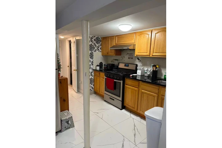 $2600 : APARTAMENTO RENOVADO image 1