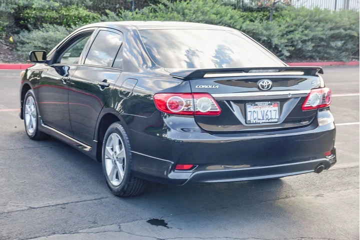 $9795 : Toyota Corolla 2013 S 4dr Se image 5