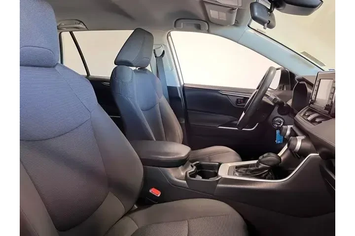 $21877 : Toyota RAV4 2019 LE 4dr SUV image 10