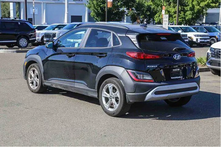 $20991 : Hyundai KONA 2023 SEL 4dr Cr image 2