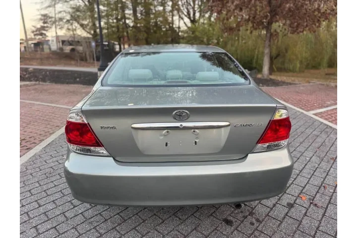 $4800 : 2005 Camry SE image 8